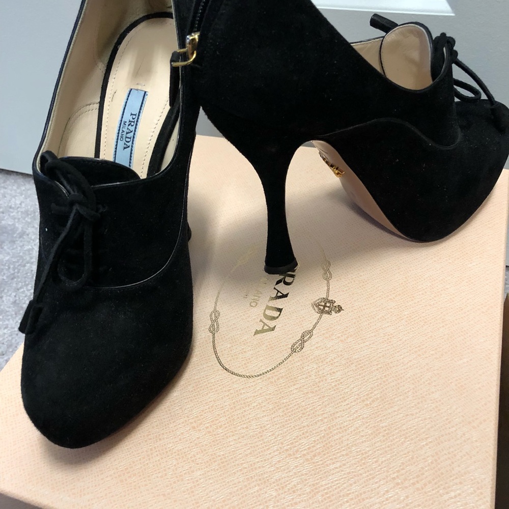 Prada shoes size 37.5